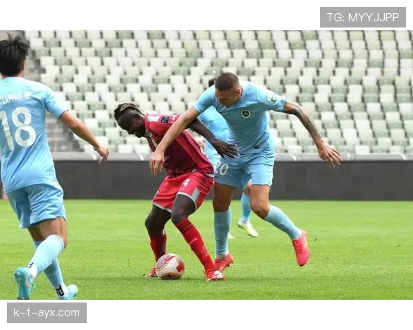 夸尔塔中卫风格引领防守新潮流,球队战术体系持续升级 夸尔塔中卫风格引领防守新潮流,球队战术体系持续升级