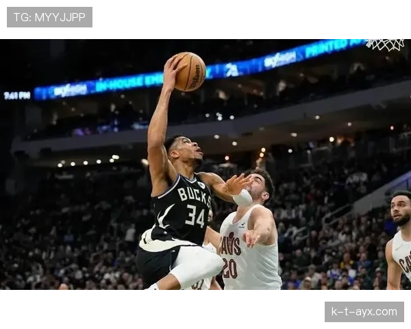 扬尼斯通过高效挡拆拉开防守差距，助雄鹿提升关键时刻得分效率